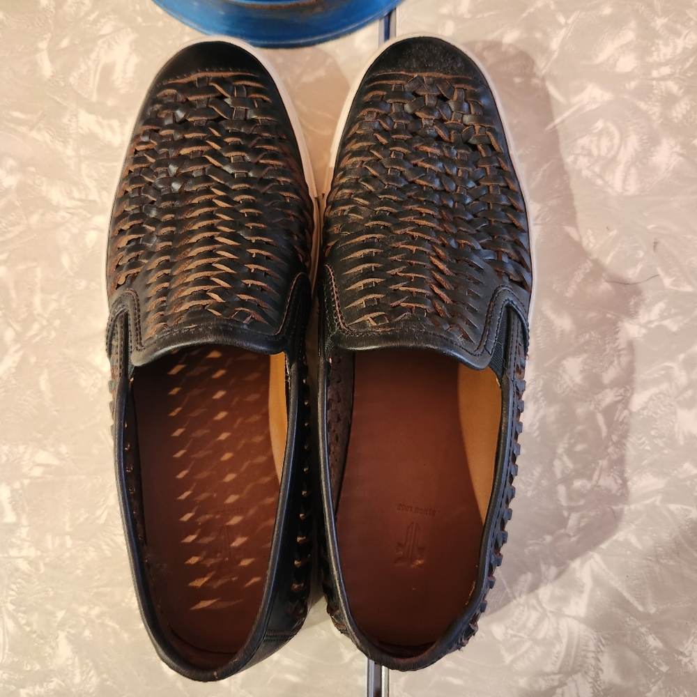 Men's brown Frye causal shoe, size 10